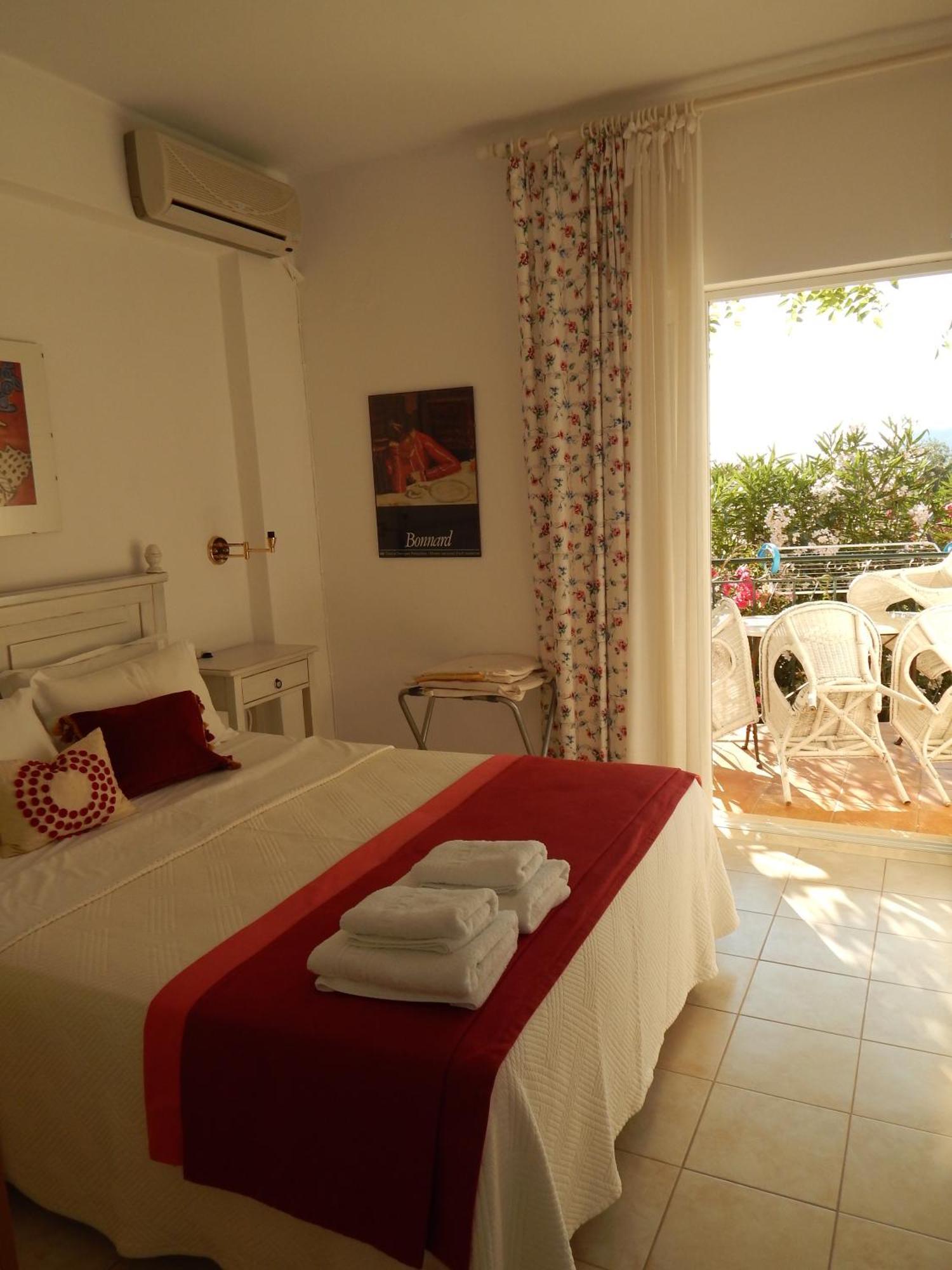 Palmina Mare Villa And Studios 파랄리아 브라초우 외부 사진