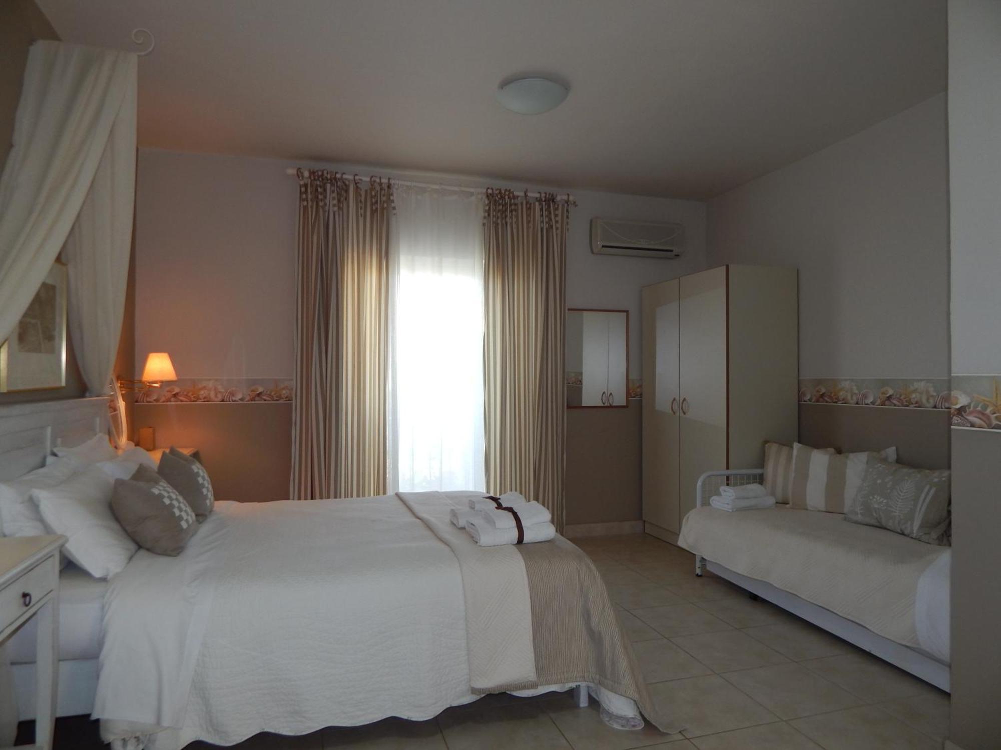 Palmina Mare Villa And Studios 파랄리아 브라초우 외부 사진