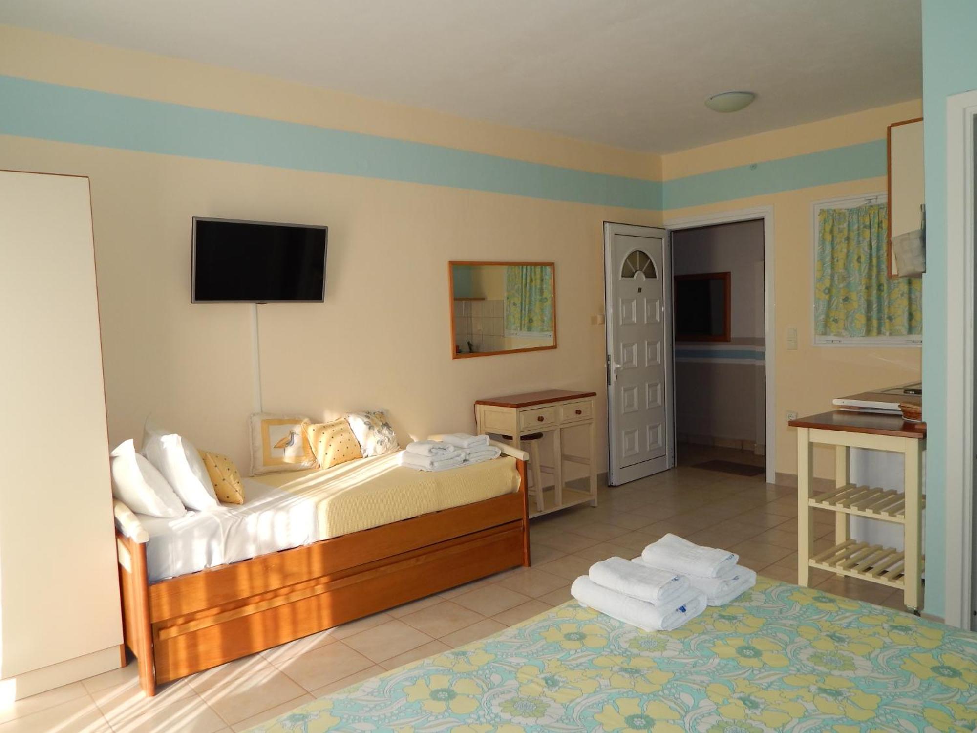 Palmina Mare Villa And Studios 파랄리아 브라초우 외부 사진